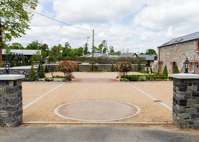 Bective Stud Апартаменты *