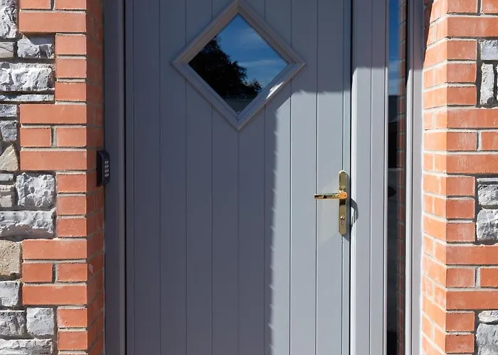 Bective Stud Апартаменты Наван